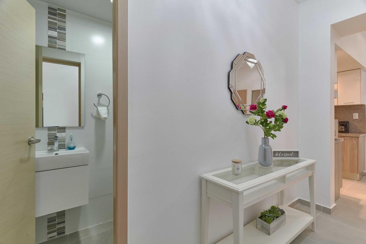 Dom. Rep. Exclusive 2 Bed Apt. Evaristo Morales Санто-Доминго Экстерьер фото