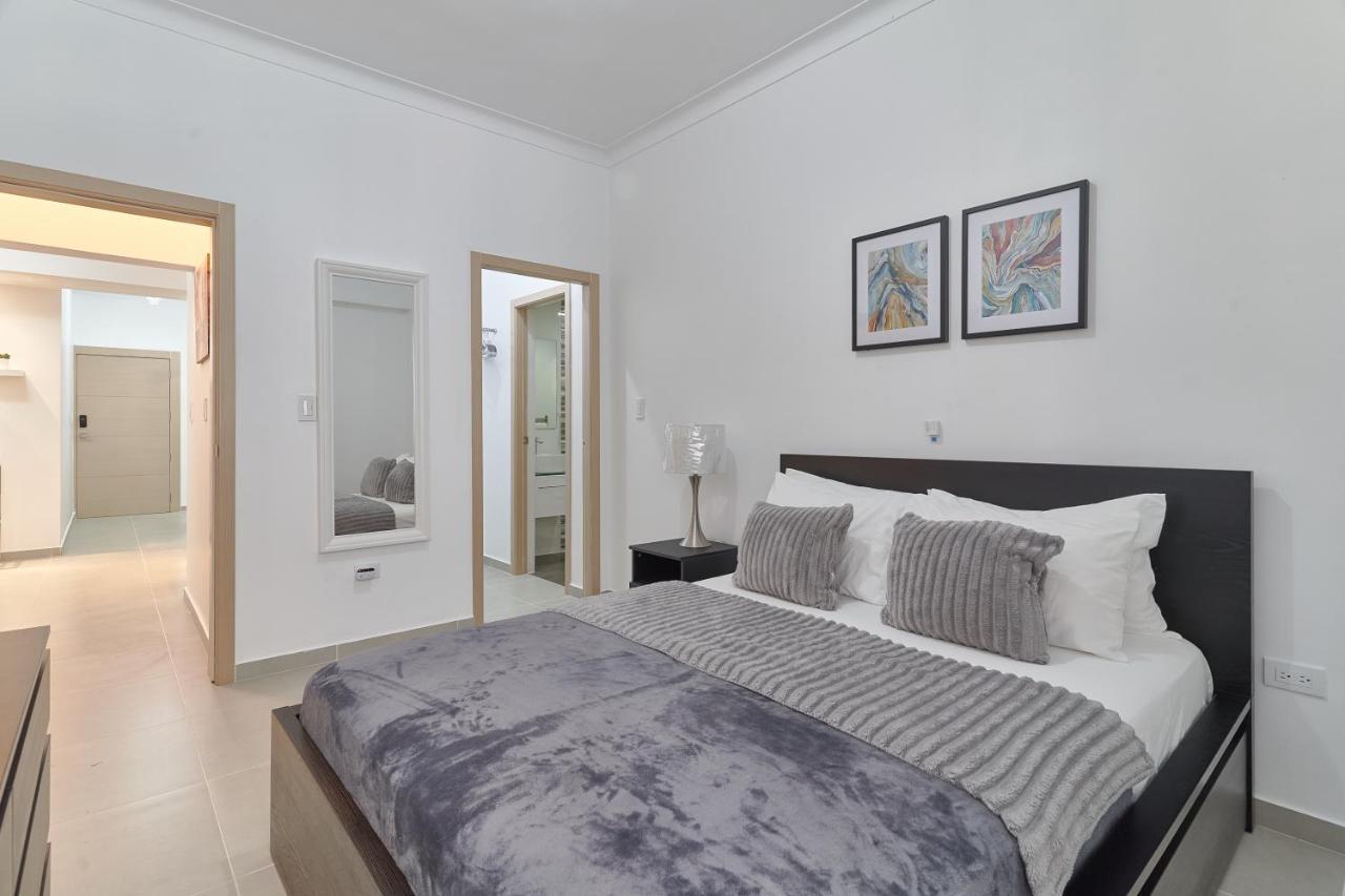 Dom. Rep. Exclusive 2 Bed Apt. Evaristo Morales Санто-Доминго Экстерьер фото
